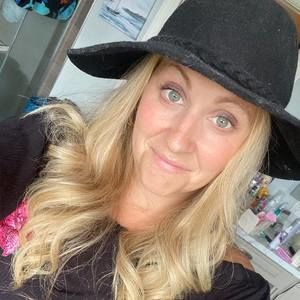 Meet your Posher, Robyn